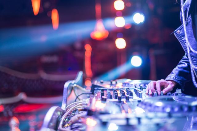 டிஜே இசையால் மாரடைப்பு ஏற்படும் அபாயம்: எச்சரிக்கும் மருத்துவ நிபுணர்கள்
