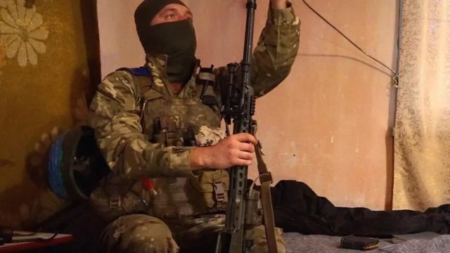 Mais fotografias de armas de ”snipers” russos em Donbas