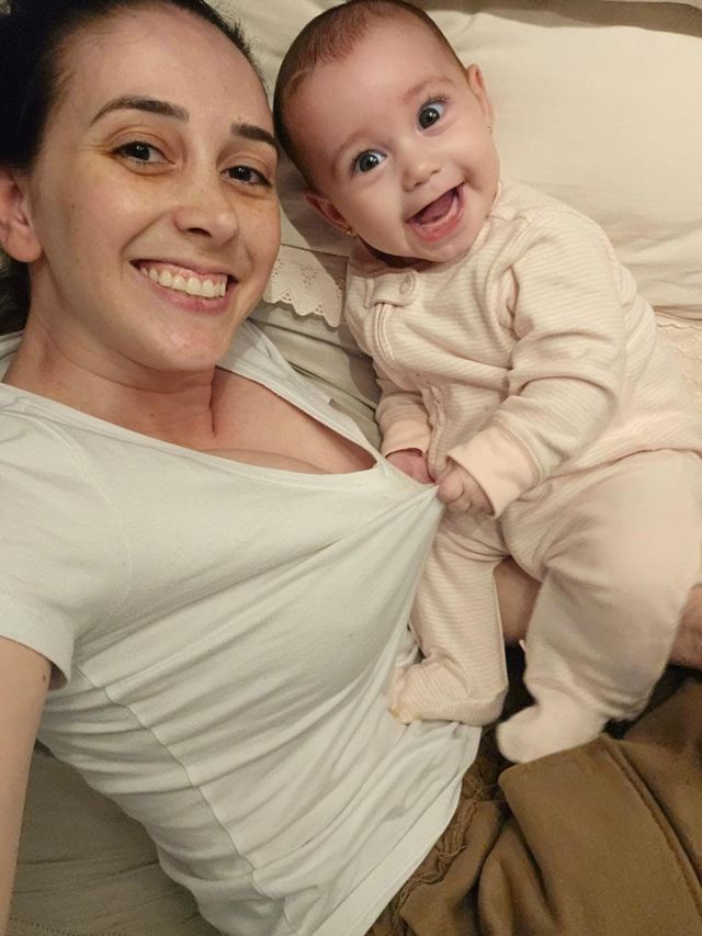 Angélica com a filha bebê