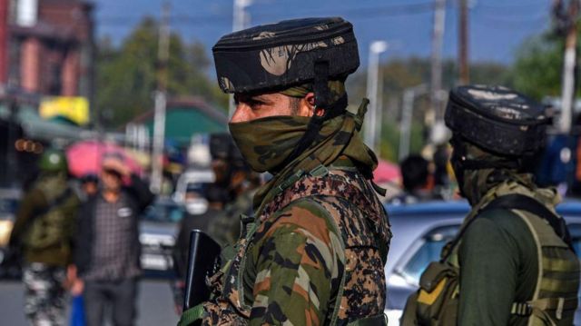 जम्मू कश्मीर में सेना के जवान