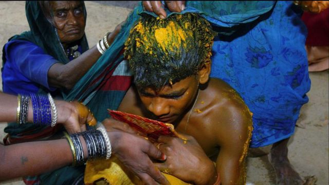 বিয়ের আগে ভারতের এক কিশোরের গায়ে হলুদের অনুষ্ঠান চলছে - প্রতীকি চিত্র
