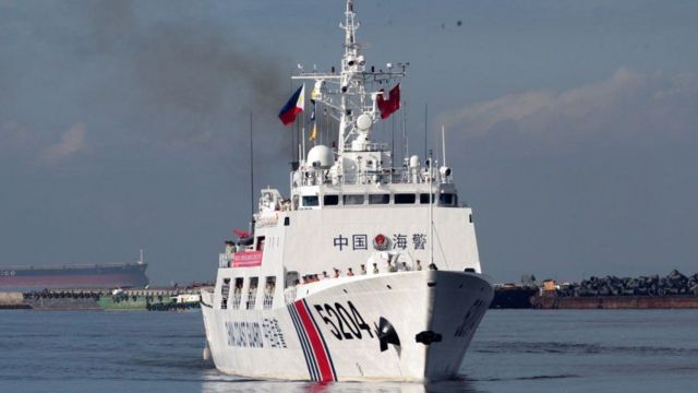 Philippines cáo buộc tàu TQ cưỡng đoạt vật thể nghi là mảnh vỡ tên lửa ở  Biển Đông - BBC News Tiếng Việt