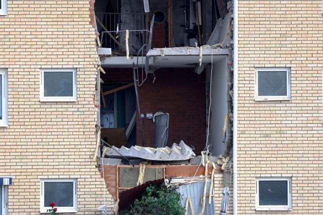 Un edificio afectado por una explosión en Linkoping, Suecia