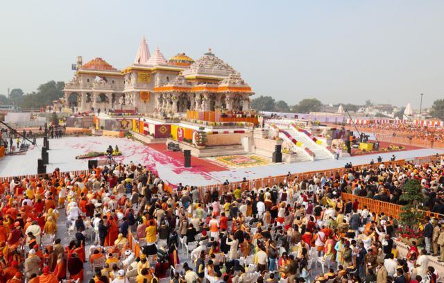 Cerimônia no templo em Ayodhya, Índia, 22 de janeiro de 2024