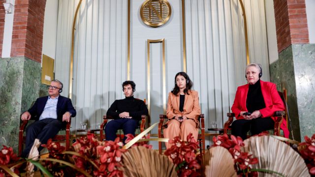 جلسه مطبوعاتی رئیس کمیته نوبل صلح و خانواده خانم محمدی