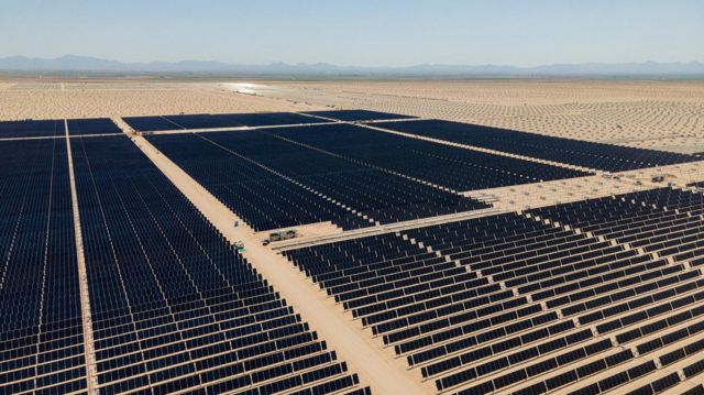 نیروگاه خورشیدی در کالیفرنیا