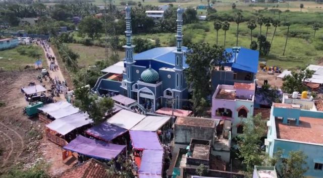 பள்ளிவாசல் திறப்பு : சீர்வரிசையுடன் வந்த இந்துகள், கிறிஸ்தவர்கள்