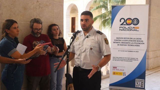 Coletiva de imprensa da polícia da Espanha