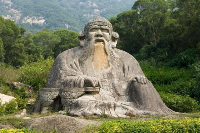 Estatua de la dinastía Song de Lao Tse, el maestro filósofo chino y padre del taoísmo.