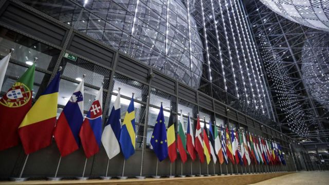 ۲۷ کشور اروپایی عضو اتحادیه اروپا هستند و تصمیماتی را که در سطح این نهاد گرفته می‌شود، اجرا می‌کنند