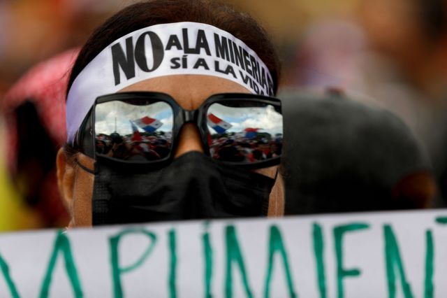 Manifestante en las protestas contra la minería en Panamá 