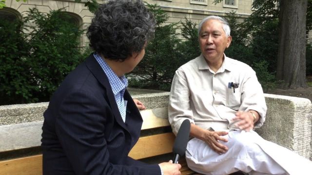 Người chủ trương trang mạng Viet-studies.info, Giáo sư Trần Hữu Dũng, chia sẻ với BBC về 'hậu trường, bếp núc' của trang điểm tin tức năm 2015