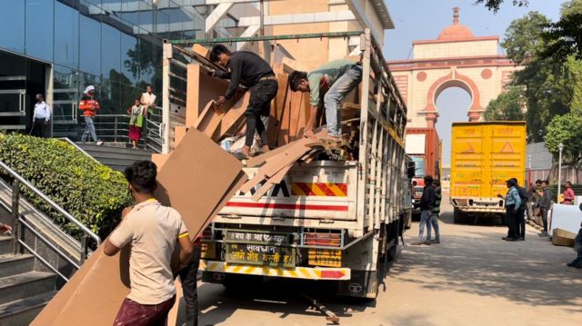 बिहार में ग़रीबी और बेरोज़गारी बड़ी समस्या है.