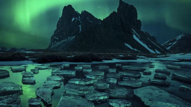 Slovak fotoğrafçı Filip Hrebenda’nın çektiği Kuzey Işıkları yansıması - İzlanda