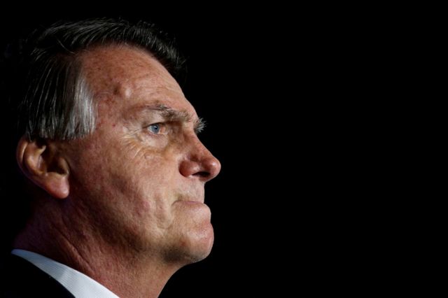 Depoimento de Bolsonaro à PF: o que pode ligar ex