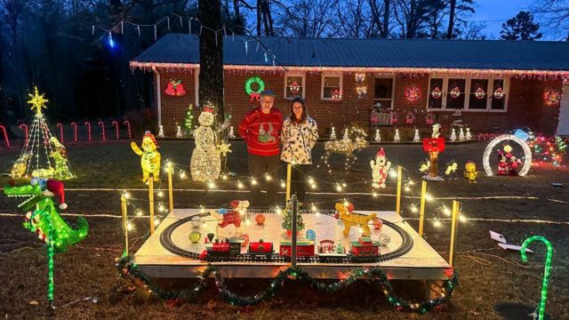 Casa en Tennessee decorada de Navidad 