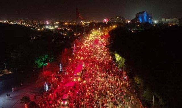 Antalya'daki fener alayına on binlerce kişi katıldı