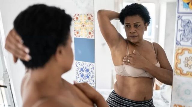 Cancer du sein : 6 facteurs qui augmentent le risque - BBC News Afrique