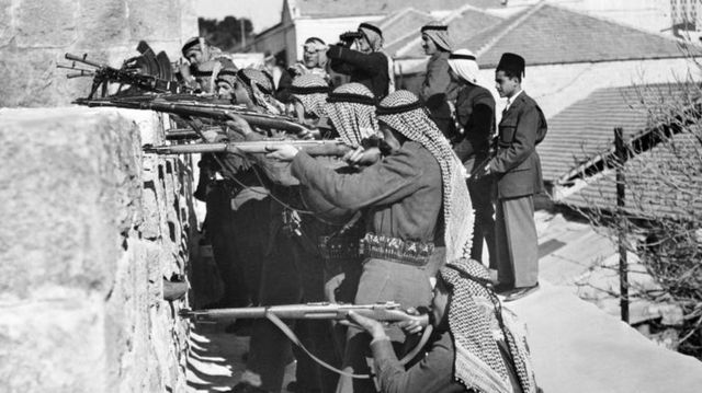 Mart 1948'de Arap birlikleri Yahudi Haganah savaşçılarına karşı savaşırken