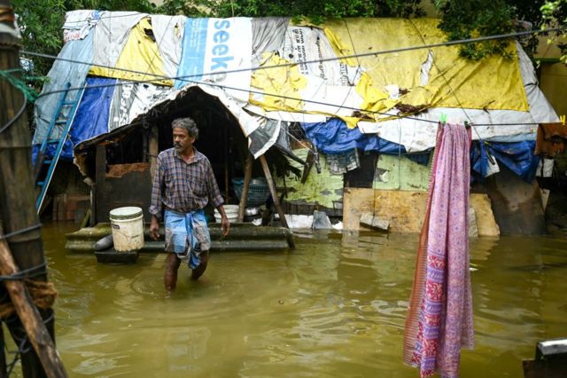வெள்ள பாதிப்புக்கு உள்ளான வீடுகள் 