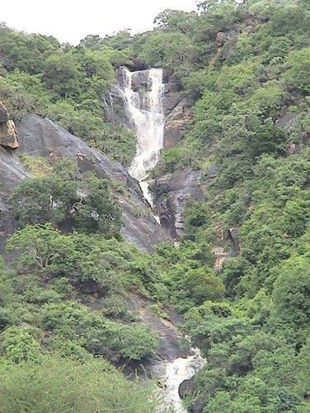 குத்திரபாஞ்சான் அருவி