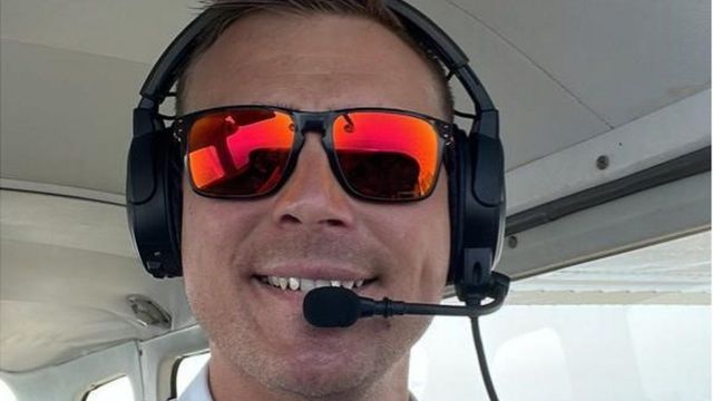 விமானத்தில் பாம்பு