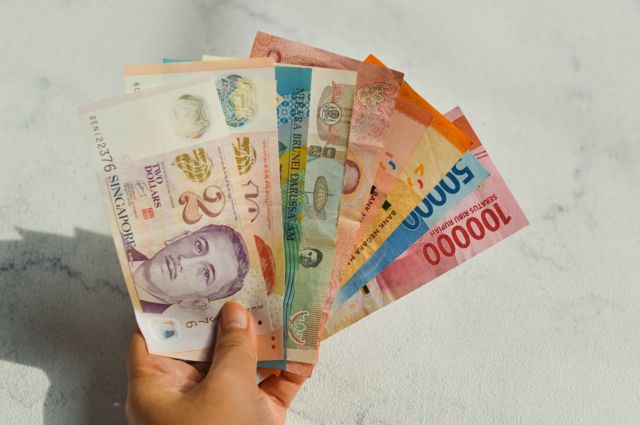 வாக்களிக்க பணம்