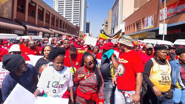 South Africa protest: In fotos, nationwide strike hit South Africa ...