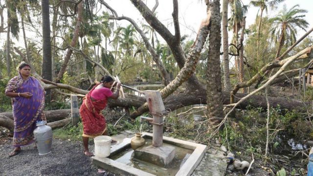 আমফান ঘুর্ণিঝড়ে বিধ্বস্ত পশ্চিমবঙ্গের সুন্দরবনের একটি গ্রাম