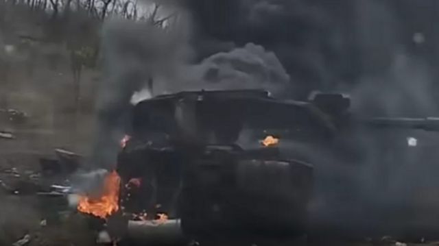 دبابة تشالنجر 2 مدمرة