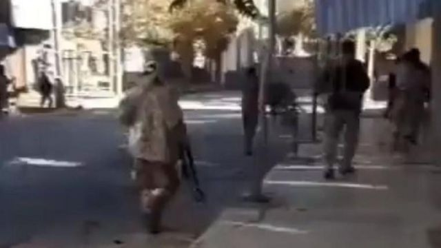 Cevanrud kentinde silahlı devlet güçleri 
