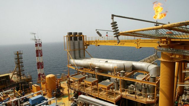 یک سکوی نفتی ایران در میدان نفتی بلال در آب‌های خلیج فارس
