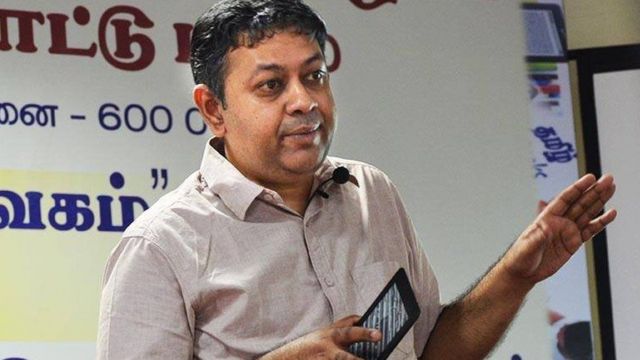 அரசியல் விமர்சகர் பத்ரி சேஷ்திரி.