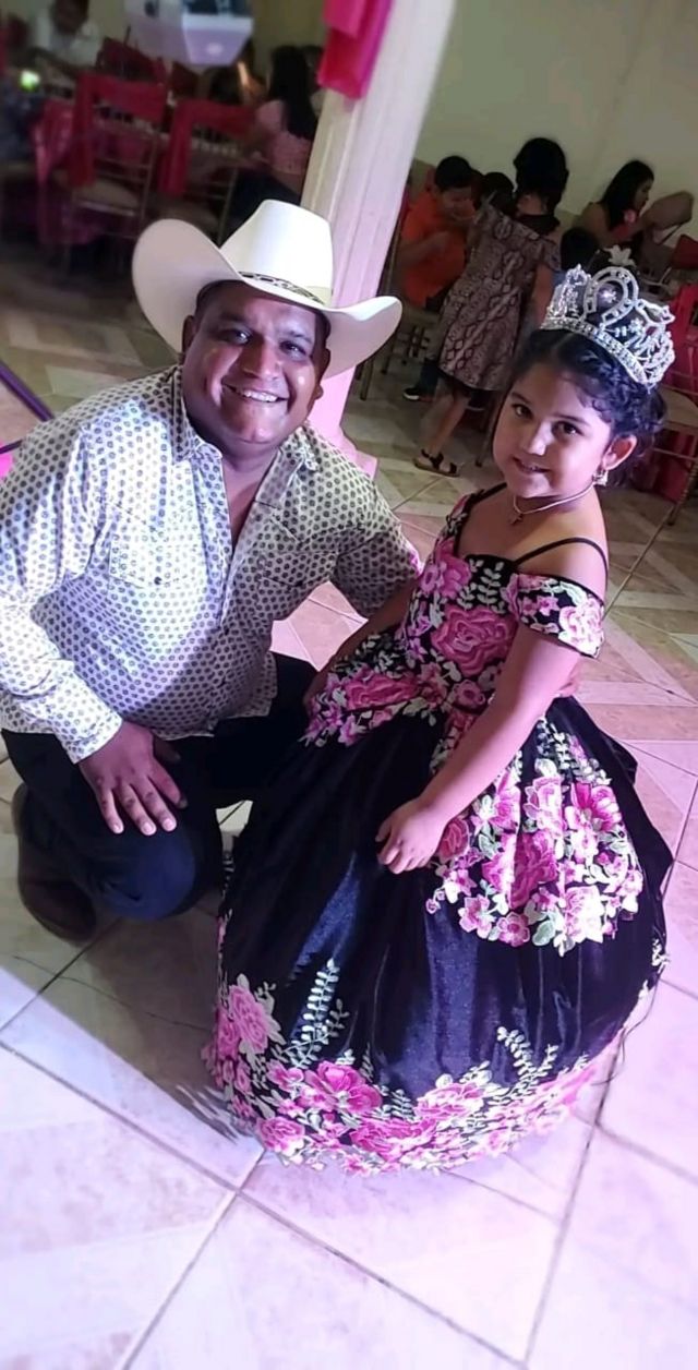 Eleazar Rodríguez y su hija
