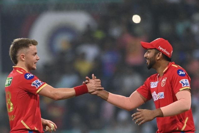 சாம் கரண் - ஷாருக்கான்