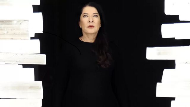 Marina Abramović: Guests for Royal Academy art exhibition dey squeeze ...