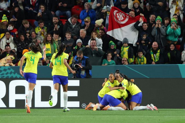 Copa do Mundo feminina: 12 jogadoras para ficar de olho - BBC News Brasil