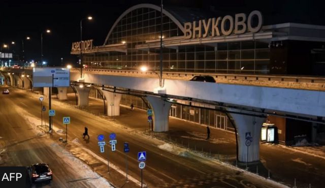Các hạn chế tại sân bay Vnukovo, một trong ba sân bay quốc tế của Moscow, hiện đã được dỡ bỏ. 
