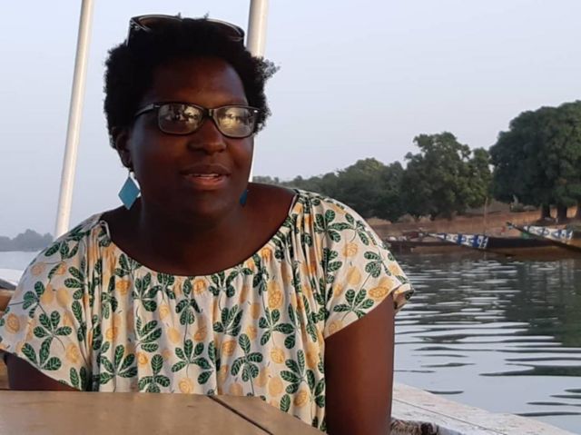 Sur cette photo, Marie est a Ségou, au Mali, en pirogue sur le fleuve Niger lors de mon premier voyage