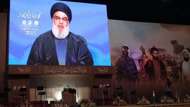 Discurso de Nasrallah exibido em telão