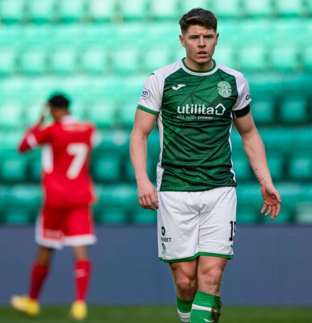 ﻿Hibs striker Kevin Nisbet played 45 minutes of the friendly loss to Middlesbrough