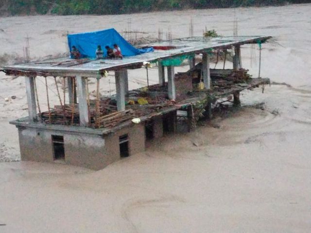 সিংথাম এলাকায় ক্ষতিগ্রস্ত একটি বাড়ি