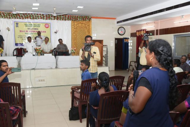 ரயில் பெட்டிகள்