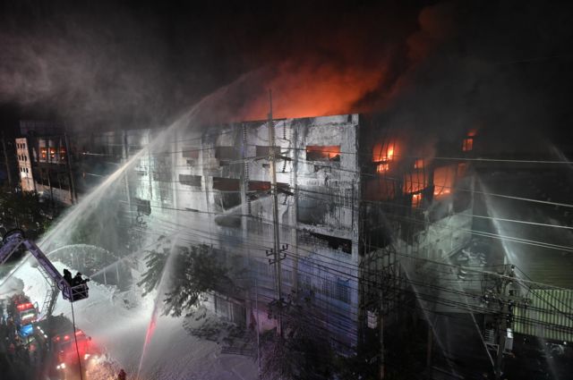 Fire at a shoe factory on Bangna-Trad Road