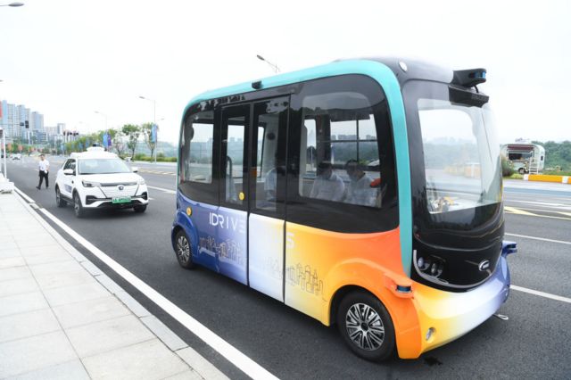 Essai de bus sans conducteur en Chine