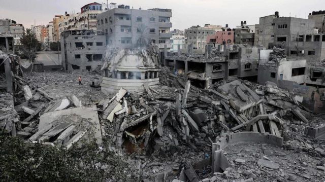 حرب غزة: "إسرائيل حولت مدينتي غزة وخان يونس إلى أرض خراب" – الفاينانشال  تايمز - BBC News عربي