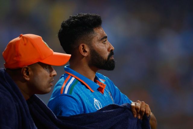 இந்தியப் பந்துவீச்சாளர்கள் திணறியபோது தகர்ந்த நம்பிக்கைகள்