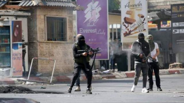 Cenin'deki silahlı militanlar