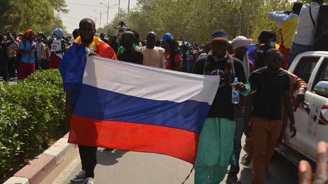 Çad'daki protestolarda Rusya bayrağı açıldı