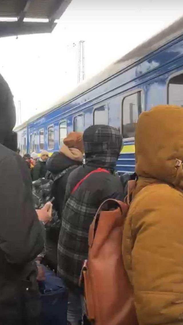 Buabu a pris l'un des derniers trains pour quitter l'Ukraine